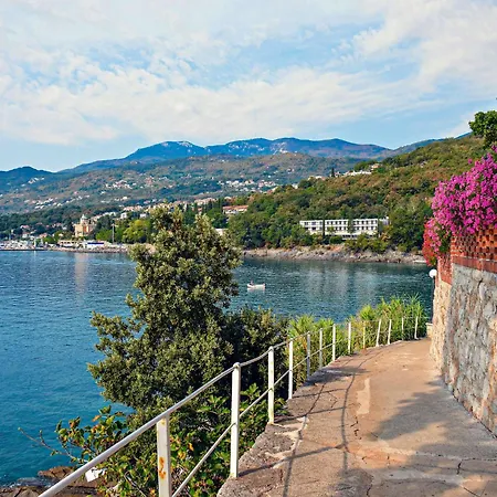 Moira-1 By Interhome Ika