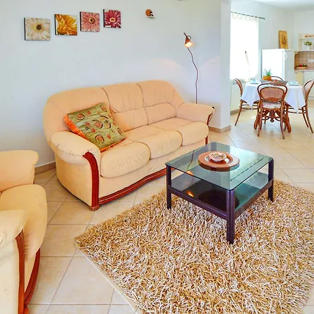 Moira-1 By Interhome Ika